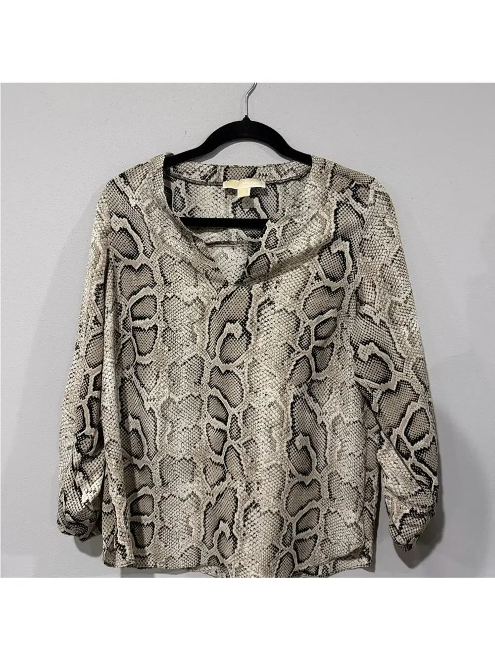 Michael Michael Kors Snakeskin V-Neck Roll-Tab Sleeve Blouse Size Medium